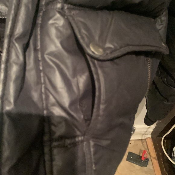 Incredibly stylish Black puffer coat w/zipper pockets/buttons H and M SZ 40 R 🔥 - Picture 9 of 13